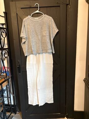 Washed Gray Cropped Tee with White Pants